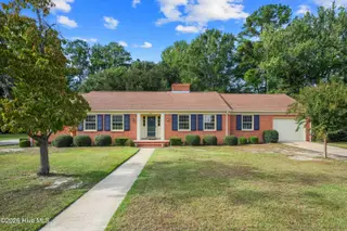 611 Gloucester Road, Goldsboro, NC 27534 — 3-bedroom home in Spring Valley, Goldsboro, NC, photo 1 of 37: Main