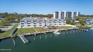 118 Lake Avenue 303, Morehead City, NC 28557 – photo 19: 20-web-or-mls-DJI_20260410164712_0409_D