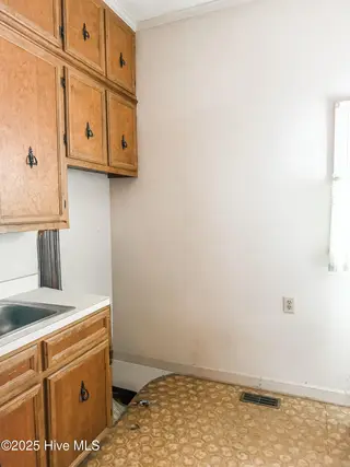 103 S Pender Street, Fremont, NC 27830 – photo 17: Laundry Room