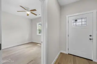 13 Central Boulevard, Wilmington, NC 28401 – photo 8: 10_foyer