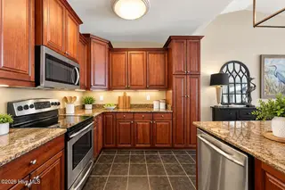 150 Lands End Court A42, Morehead City, NC 28557 — 3-bedroom condo in The Shores at Spooners Creek, Morehead City, NC, photo 8 of 50: Kitchen