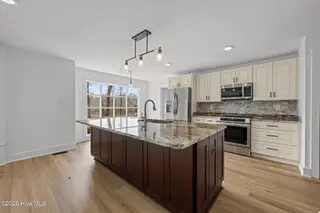 214 Shoreline Drive, New Bern, NC 28562 – photo 19: 33-web-or-mls-DSC_0850