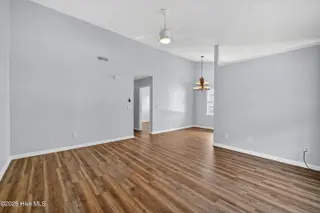 716 Varsity Drive, Wilmington, NC 28403 – photo 7: Living Room