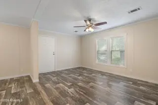 9275 Bonaparte Drive SW, Calabash, NC 28467 — 2-bedroom manufactured home in Bonaparte Retreat, Calabash, NC, photo 14 of 37