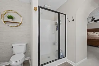 213 Pensacola Avenue, Morehead City, NC 28557 – photo 15: Master Bathroom