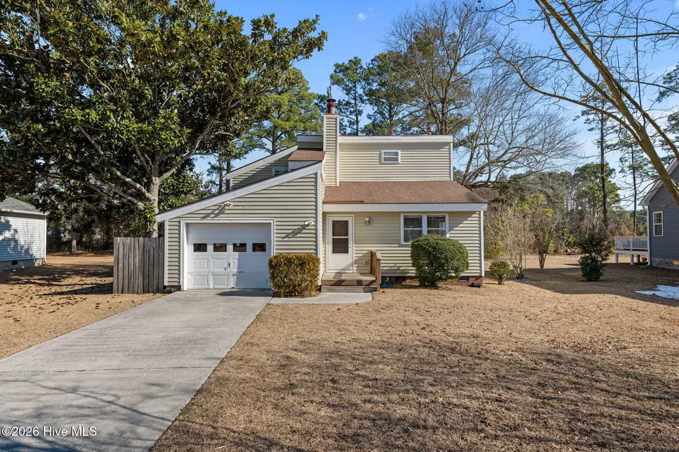 1208 Caracara Drive, New Bern, NC 28560 – photo 1 of 32: 1-web-or-mls-DSC_9142