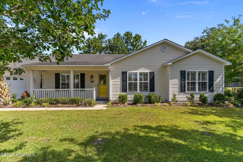 2932 Bay Village Street, Shallotte, NC 28470 — 3-bedroom home in Green Bay Village, Shallotte, NC, photo 1 of 41: 1-web-or-mls-BTS07023