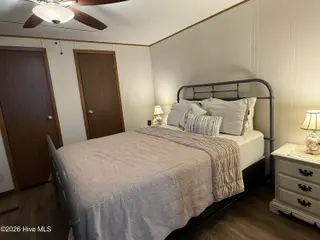 9230 Bonaparte Drive SW, Calabash, NC 28467 — 2-bedroom manufactured home in Bonaparte Retreat, Calabash, NC, photo 17 of 24