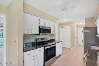 55 Birdie Drive, Whispering Pines, NC 28327 – photo 20: stove