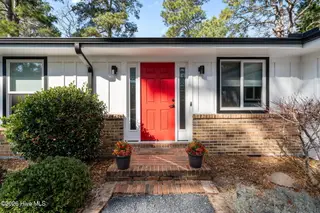 1425 Monticello Drive, Pinehurst, NC 28374 – photo 3: 51-web-or-mls-DSC08010 4.22.36PM