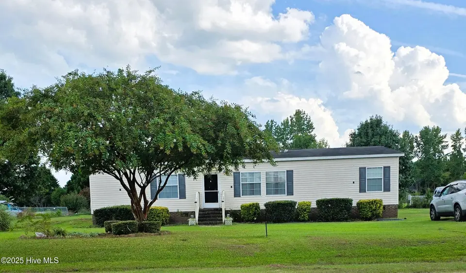 4609 Tammy Lane, Wilson, NC 27893 — 4-bedroom manufactured home in Parkside, Wilson, NC, photo 1 of 15: 4609 Tammy Lane