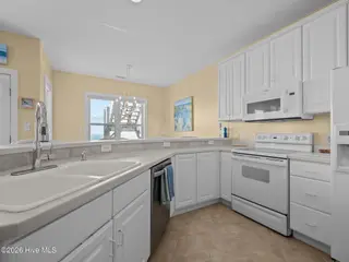119 Salter Path Road 202a, Pine Knoll Shores, NC 28512 – photo 10: Kitchen