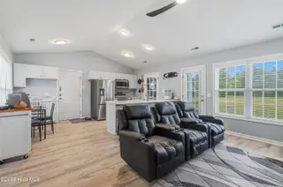 2325 White Oak River Road, Maysville, NC 28555 – photo 7: 2325 white oak river _ Interior (2 of 19