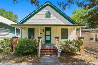 111 Meares Street, Wilmington, NC 28401 – photo 1: Front street view