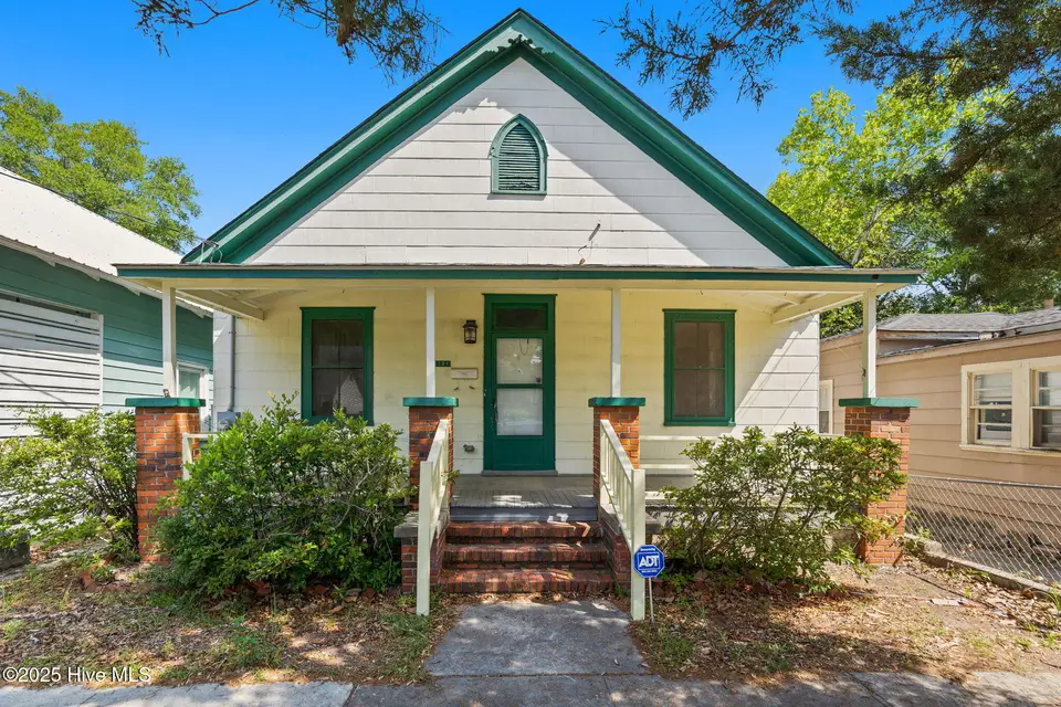 111 Meares Street, Wilmington, NC 28401 – photo 1 of 42: Front street view