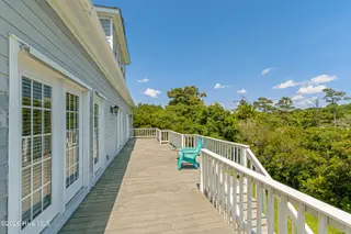 255 Oak Road, Beaufort, NC 28516 – photo 11: Deck off of living room