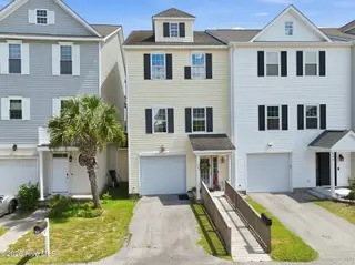 1800 Bay Street 206, Morehead City, NC 28557 – photo 1: 3-web-or-mls-1800 Bay St 206 - 003
