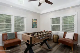 8 N 23rd Street, Wilmington, NC 28405 — 3-bedroom home, Wilmington, NC, photo 16 of 34: family-room-01b