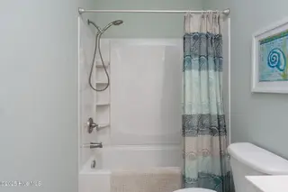 104 Sea Oaks Court, North Topsail Beach, NC 28460 – photo 16: bathroom-01b
