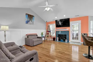 1031 Washington Acres Road, Hampstead, NC 28443 — 3-bedroom home in Washington Acres, Hampstead, NC, photo 8 of 56