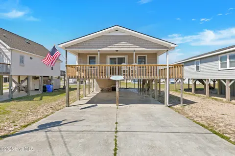 1303 N Topsail Dr, Surf City