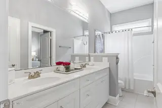 1329 S Moorings Drive, Wilmington, NC 28405 — 4-bedroom home in Landfall, Wilmington, NC, photo 23 of 43: 027_1329_south_moorings_drive-27_506