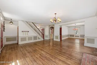 804 Pollock Street, New Bern, NC 28562 – photo 17: 2-web-or-mls-dsc_8635