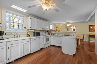 412 Ann Street, Beaufort, NC 28516 – photo 5: 31-web-or-mls-1S3A1483