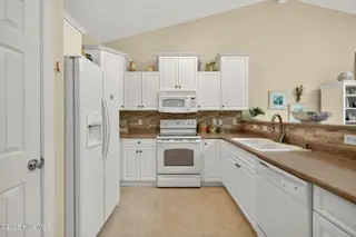 5202 Christian Drive, Wilmington, NC 28403 – photo 14: 5202ChristianDriveOutsourced-7