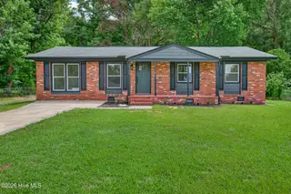 300 Walnut Drive, Jacksonville, NC 28540 – photo 1