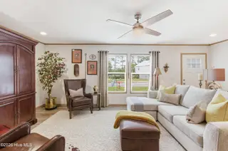 2667 Mill Pond Court SE, Bolivia, NC 28422 — 3-bedroom manufactured home in Cypress Lakes, Bolivia, NC, photo 6 of 36