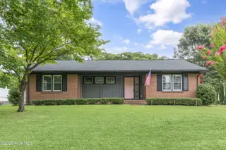 606 Hawthorne Lane W, Wilson, NC 27893 – photo 1: Front