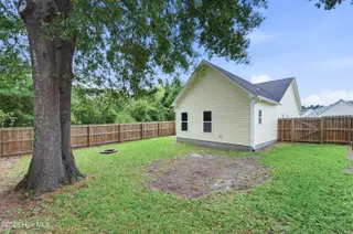 103 Forsythia Court, Jacksonville, NC 28546 — 3-bedroom home in Aragona Village, Jacksonville, NC, photo 20 of 48: DSC03218