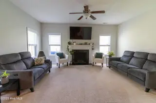 104 Long Pond Drive, Sneads Ferry, NC 28460 – photo 14: Livingroom