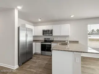 6339 Cowslip Way Unit 200, Leland, NC 28451 – photo 11: 10 kitchen (5)