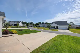 6909 English Holly Court SW, Ocean Isle Beach, NC 28469 — 3-bedroom home in Cameron Woods, Ocean Isle Beach, NC, photo 3 of 55: 6909EnglishHollyCourtSW(5)