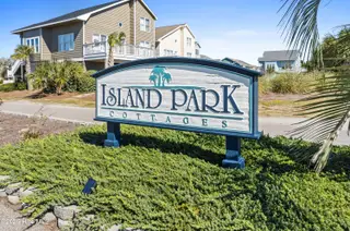 17 Sandpiper Drive, Ocean Isle Beach, NC 28469 — 5-bedroom home in Island Park, Ocean Isle Beach, NC, photo 8 of 54: Island Park