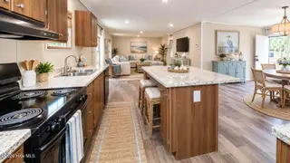 9115 E Calabash Drive SW, Calabash, NC 28467 — 3-bedroom manufactured home in Bonaparte Retreat, Calabash, NC, photo 5 of 27