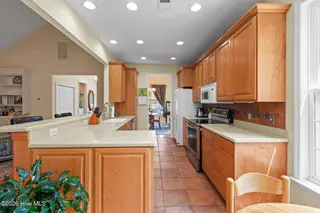 777 Marsh Rose Path NW, Calabash, NC 28467 — 4-bedroom home in Meadowlands, Calabash, NC, photo 10 of 54: 10-web-or-mls-CAMMediaLLC.com (24 of 50)