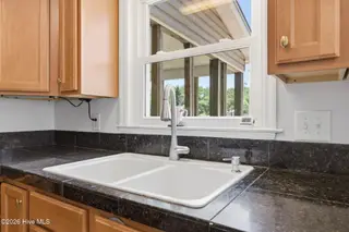 913 Hearthside Court, New Bern, NC 28560 – photo 17: Kitchen