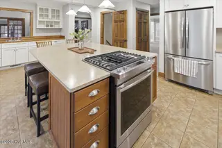 575 S Valley Road, Southern Pines, NC 28387 — 4-bedroom home in Golfcrest, Southern Pines, NC, photo 11 of 50