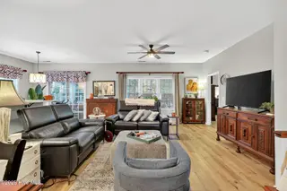 814 SW Mackay Court, Wilmington, NC 28412 — 4-bedroom home in Lords Creek, Wilmington, NC, photo 10 of 34: Image 09