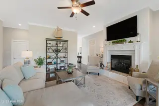 428 Lanyard Drive, Newport, NC 28570 – photo 6: Living room