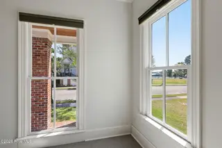 807 E Front Street, New Bern, NC 28560 – photo 10: 15-web-or-mls-0C0A9504