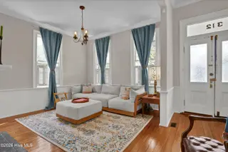 312 N 6th Street, Wilmington, NC 28401 – photo 11: Living Room