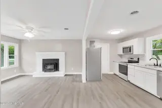 175 Kellumtown Road, Hubert, NC 28539 — 3-bedroom home, Hubert, NC, photo 8 of 23: Living Rm:Kitchen
