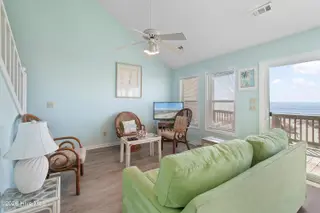 140 Ocean Boulevard E, Holden Beach, NC 28462 – photo 12: 140OceanBlvdEUnitW - 4