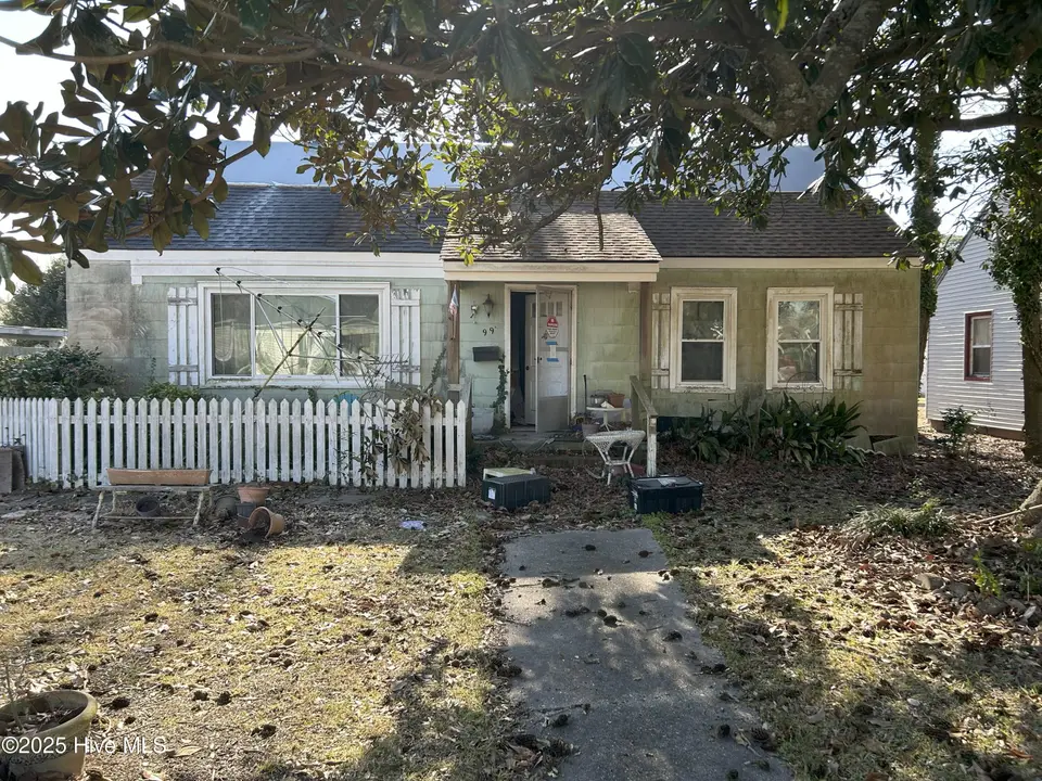 919 Hunnicutt Avenue, Elizabeth City, NC 27909 – photo 1 of 5: Front