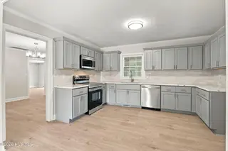 1114 Knollwood Drive NW, Wilson, NC 27896 — 4-bedroom home in Forest Hills, Wilson, NC, photo 8 of 31: 08_beyc6aba8722b8048