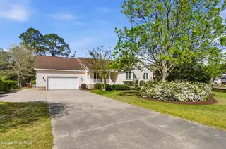 89 Shoreline Drive, New Bern, NC 28562 – photo 1: 89 Shoreline Drive